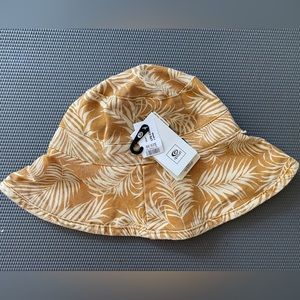 Rip Curl. New yellow floral bucket hat.